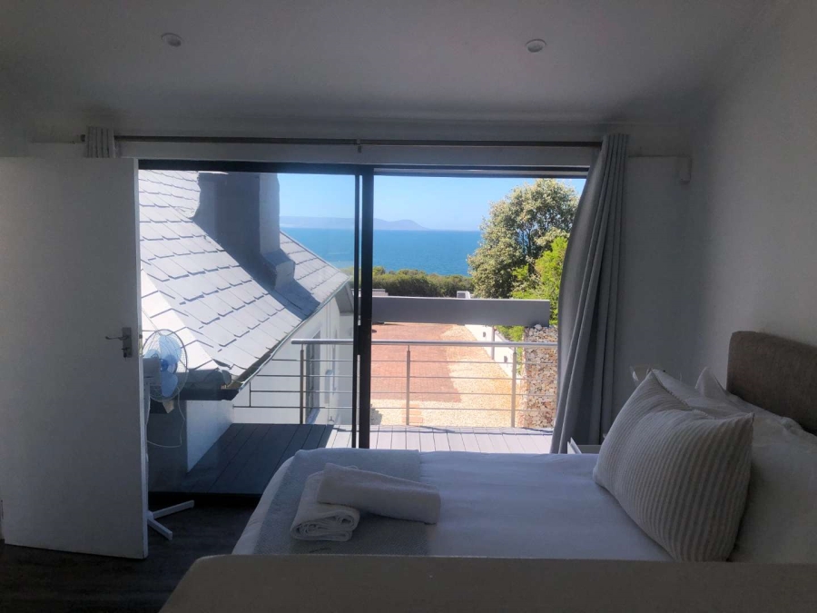 6 Bedroom Property for Sale in Westcliff Western Cape